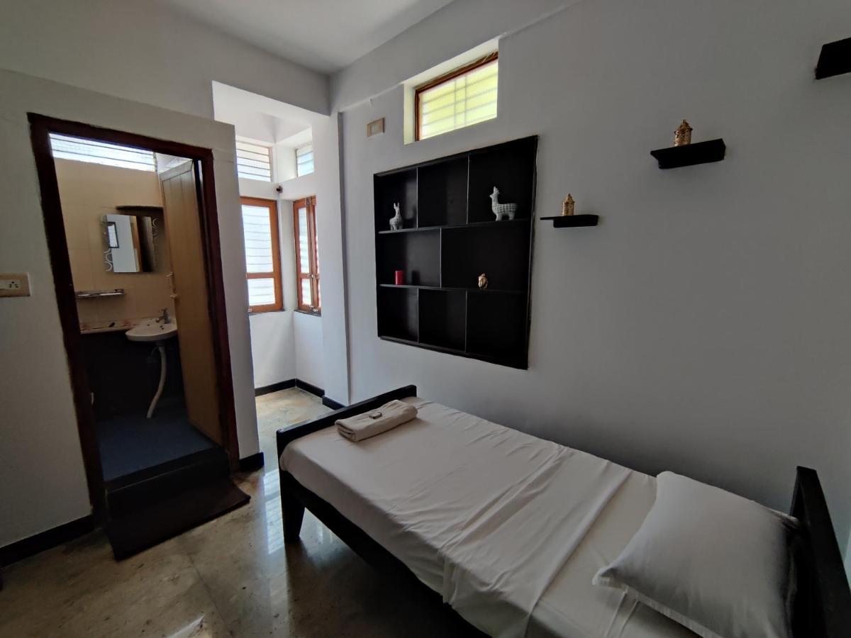 Yoga House *