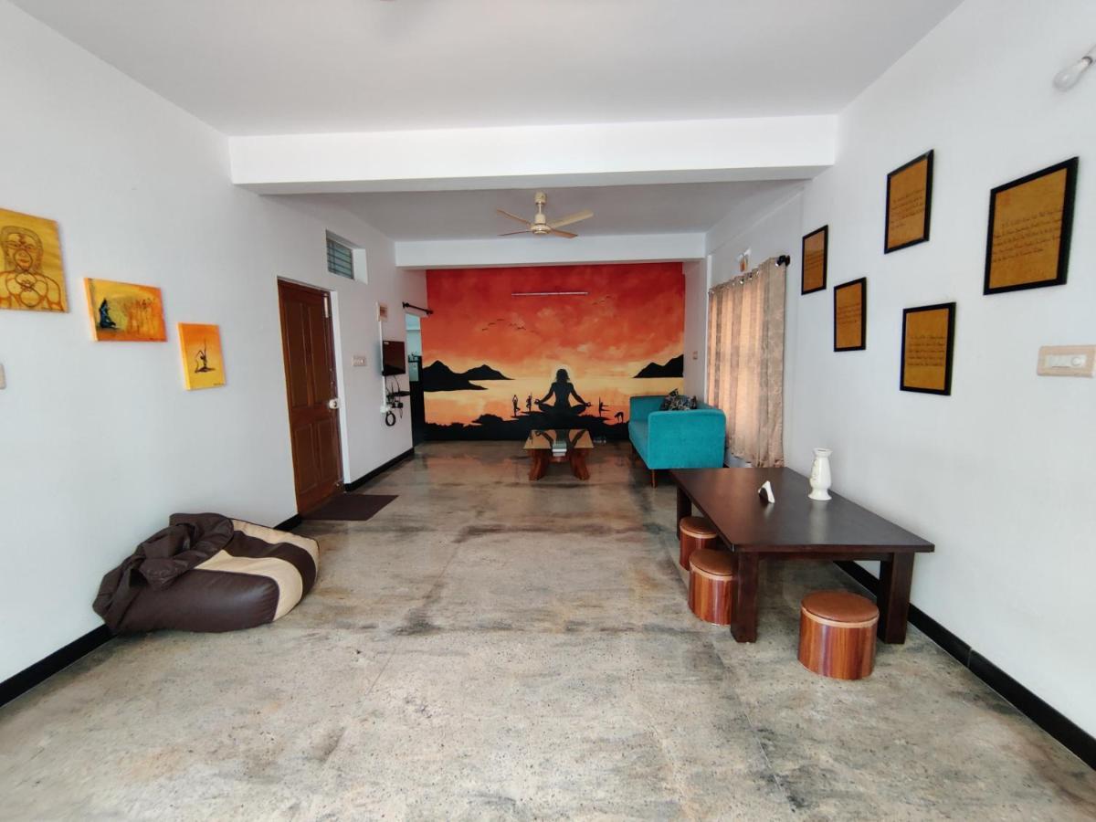 Yoga House Apartment *